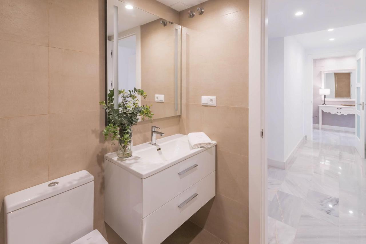 Premium Apartment & Free Parking By Ele Apartments Málaga Extérieur photo