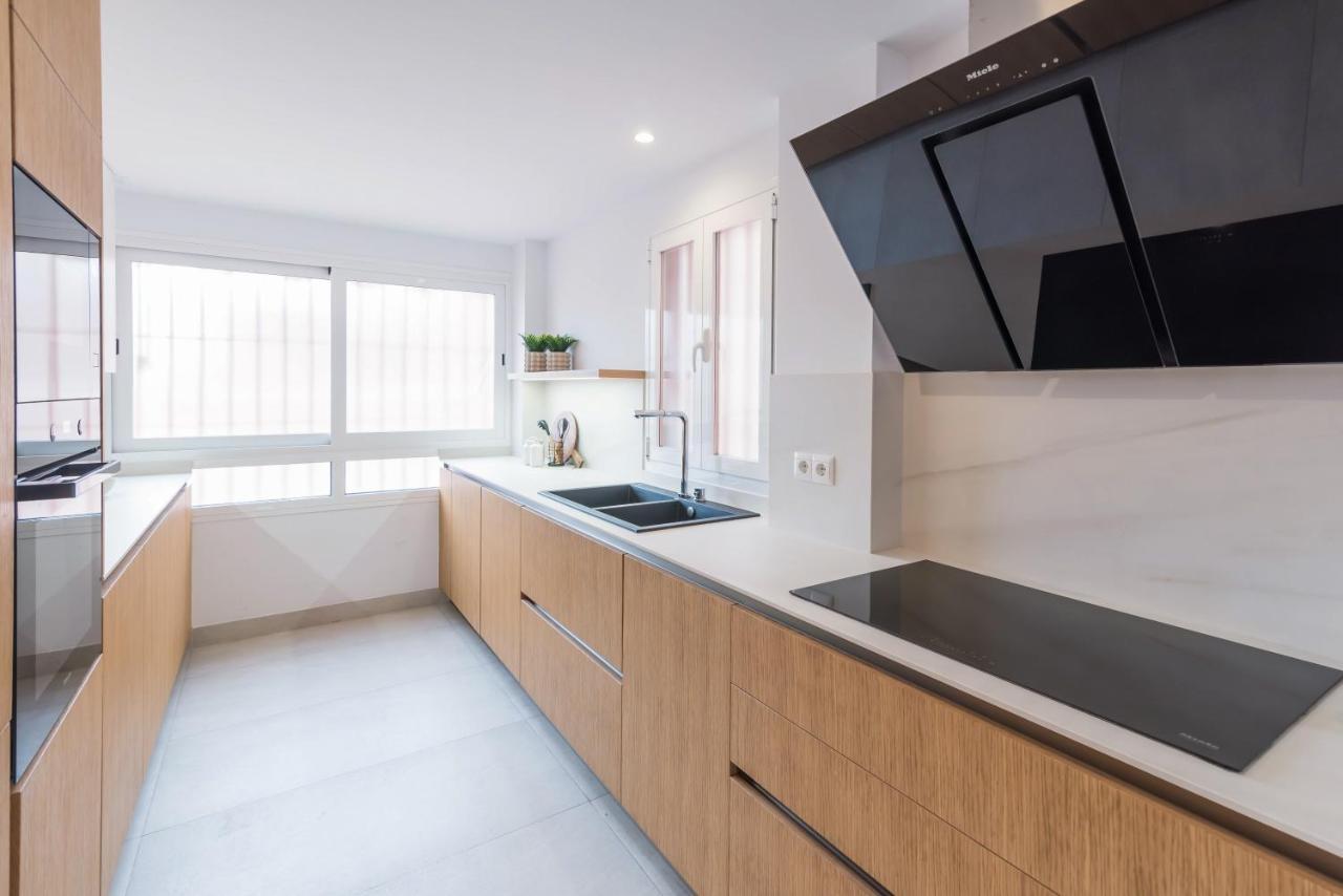 Premium Apartment & Free Parking By Ele Apartments Málaga Extérieur photo